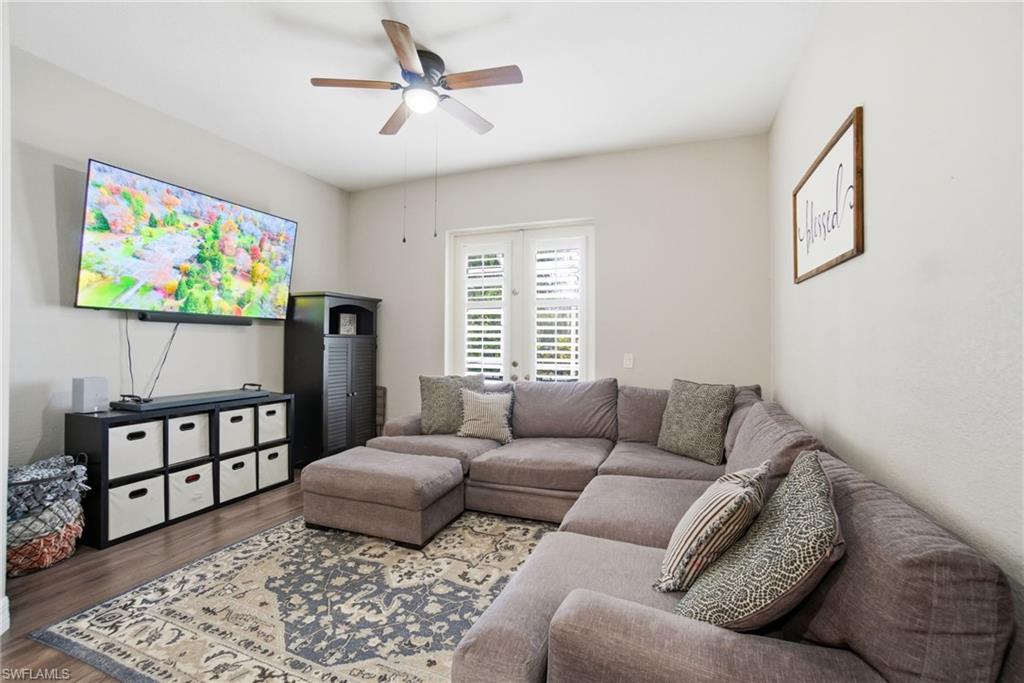 VALENCIA LAKES - Residential