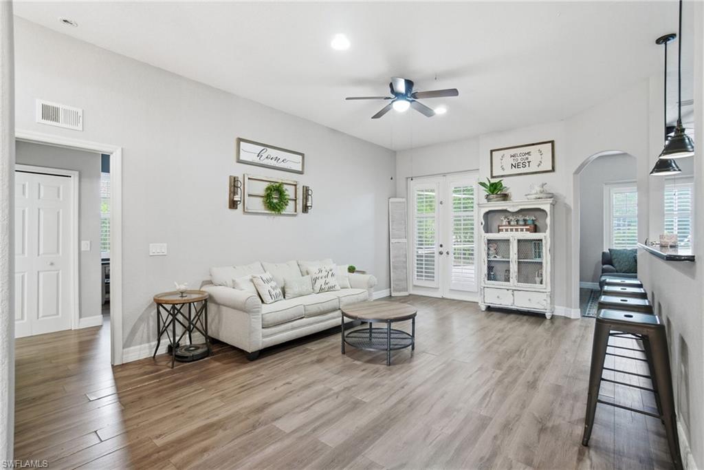 VALENCIA LAKES - Residential