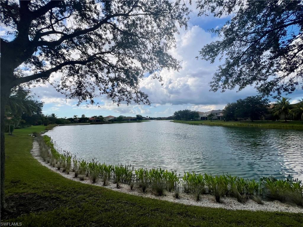 VALENCIA LAKES - Residential