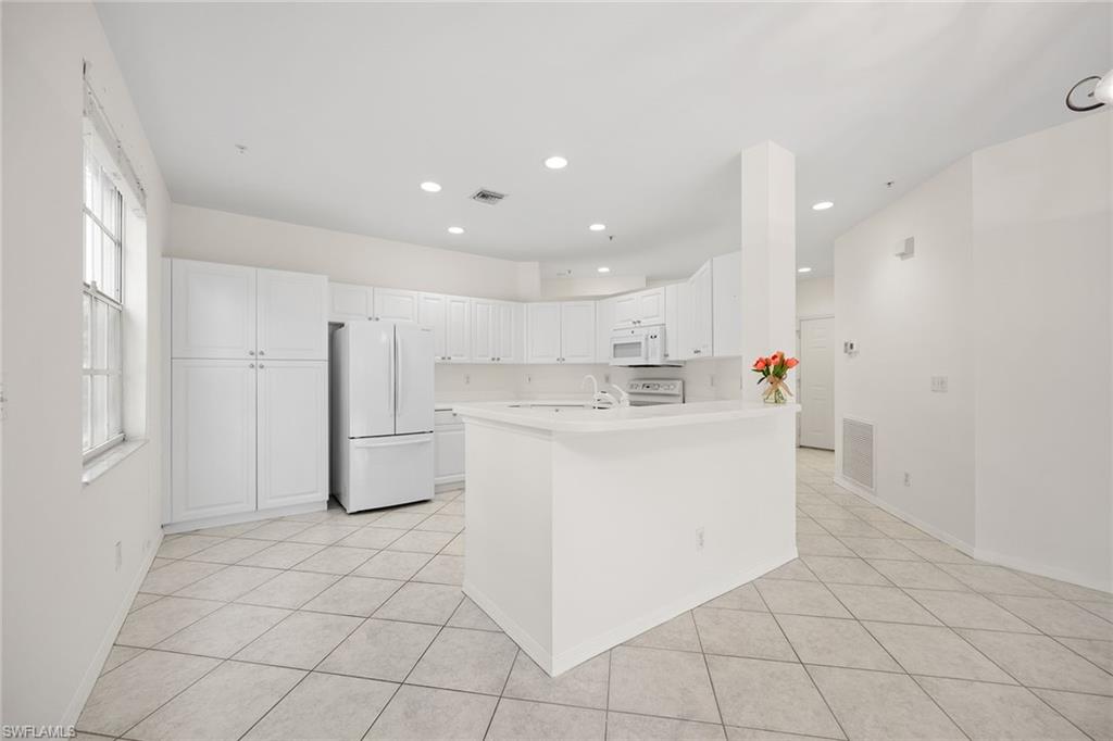 POINTE AT PELICAN LANDING - Residential