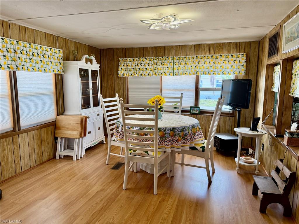 CARRIAGE VILLAGE - Residential