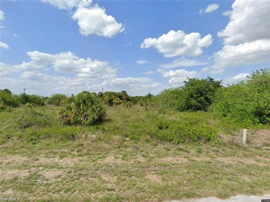 LARGE DUPLEX LOT IN LEHIGH ACRES! GREAT LOCATION IN A GROWING AREA, WALK TO EAST LEHIGH HIGH SCHOOL.  NO LARGE TREES TO CLEAR, MINOR SHRUBBERY, PRICED TO SELL!  GREAT INVESTMENT OPORTUNITY, BUILD YOUR DREAM HOME, OR A DUPLEX AND LIVE IN ONE SIDE AND HAVE THE RENTERS NEXT DOOR PAY DOWN YOUR MORTGAGE. MAKE YOUR MOVE!