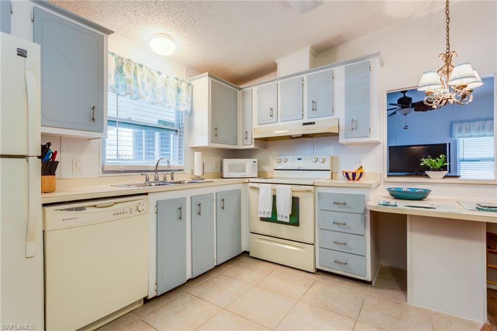 WINDJAMMER VILLAGE OF NAPLES - Residential