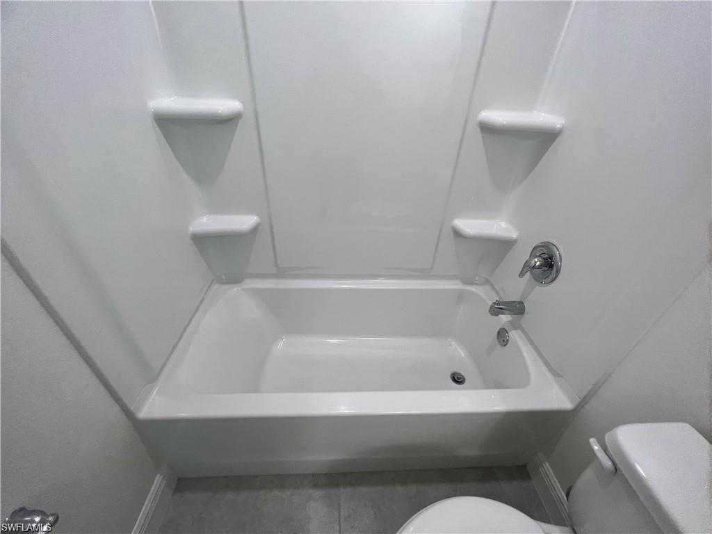 BAYSHORE COMMONS - Residential Lease