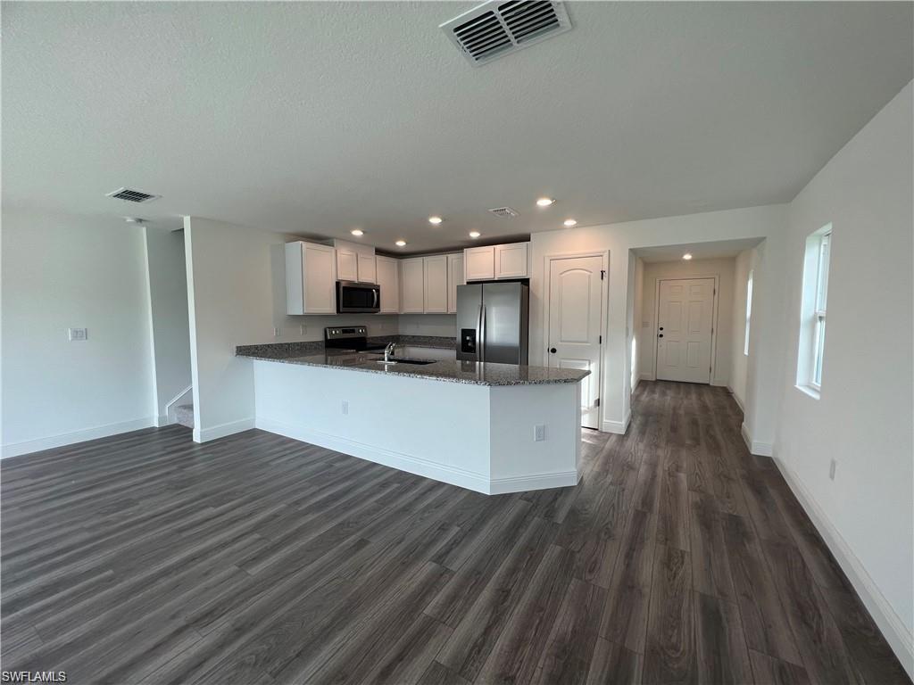 BAYSHORE COMMONS - Residential Lease