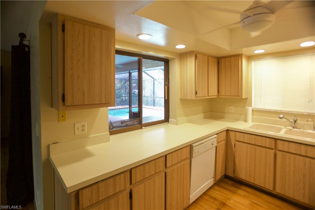 SAN CARLOS PARK - Residential