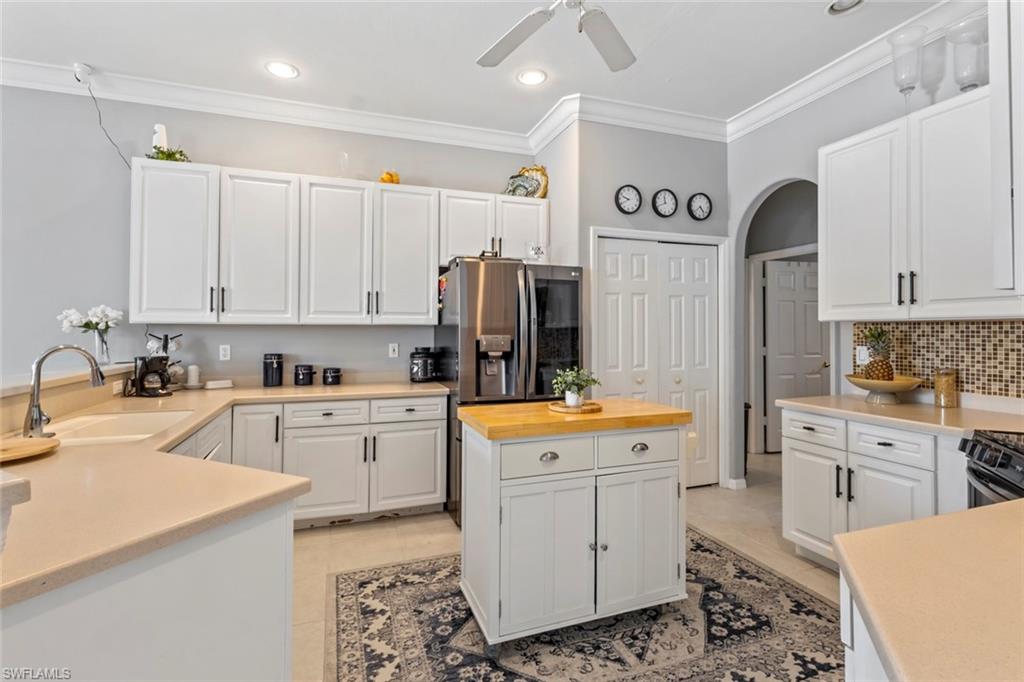 LAUREL LAKES - Residential