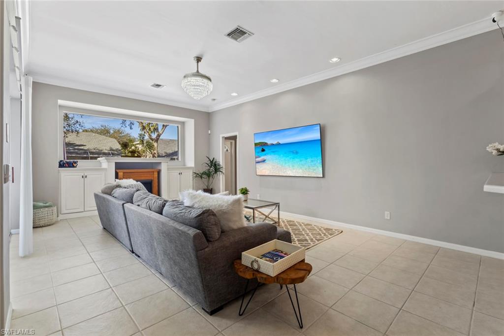 LAUREL LAKES - Residential