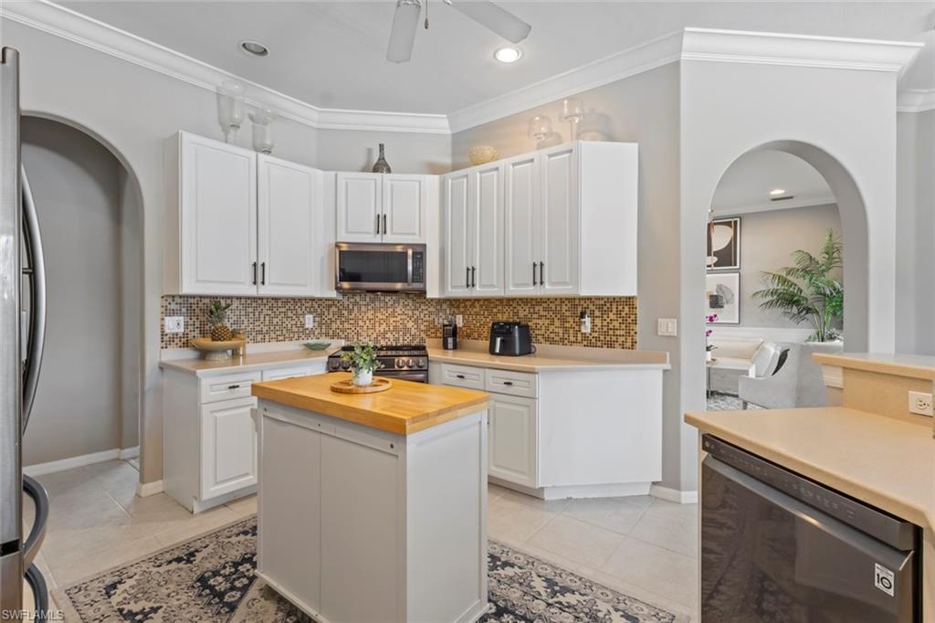 LAUREL LAKES - Residential