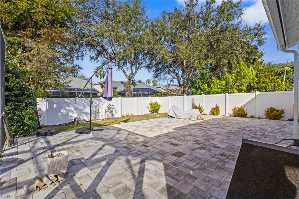 LAUREL LAKES - Residential