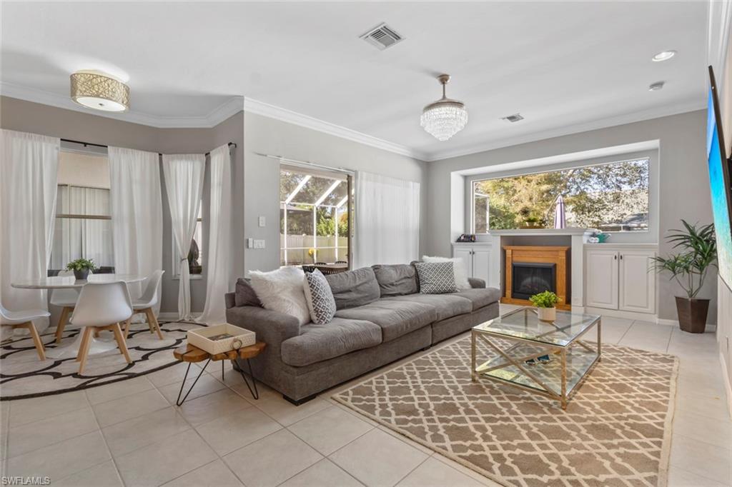 LAUREL LAKES - Residential