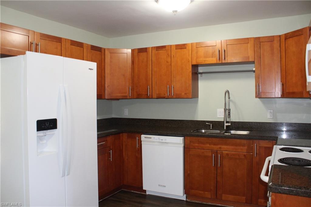 COCOHATCHEE MANOR - Residential