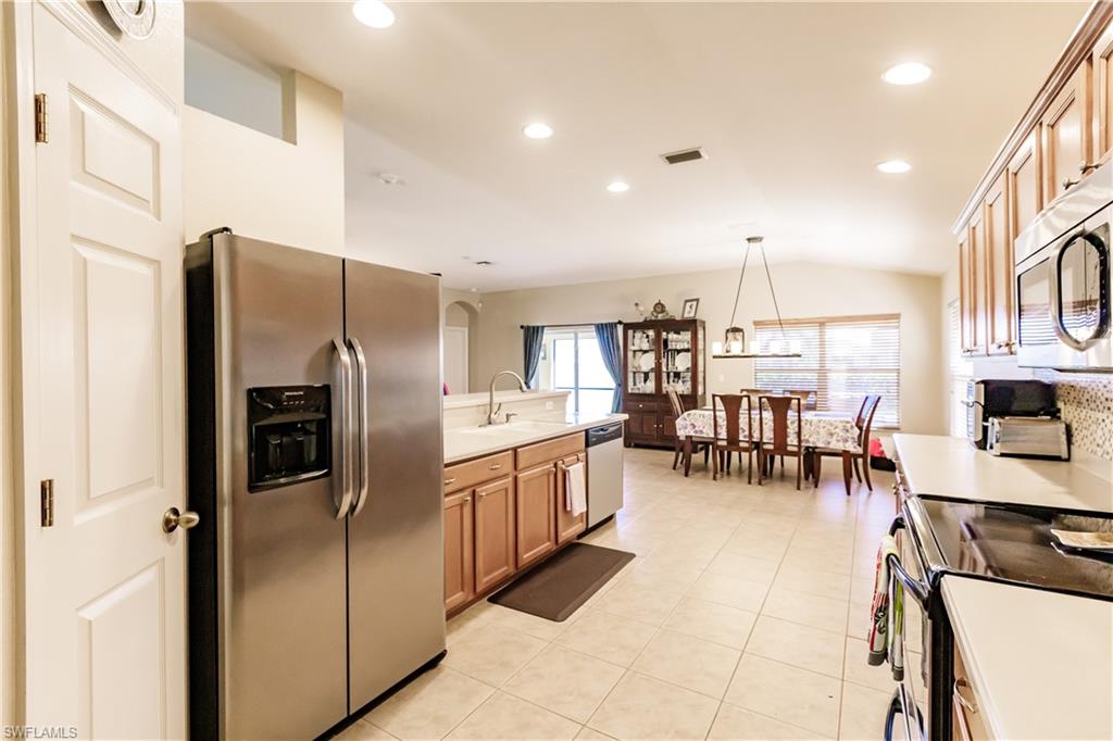 CALUSA PALMS - Residential