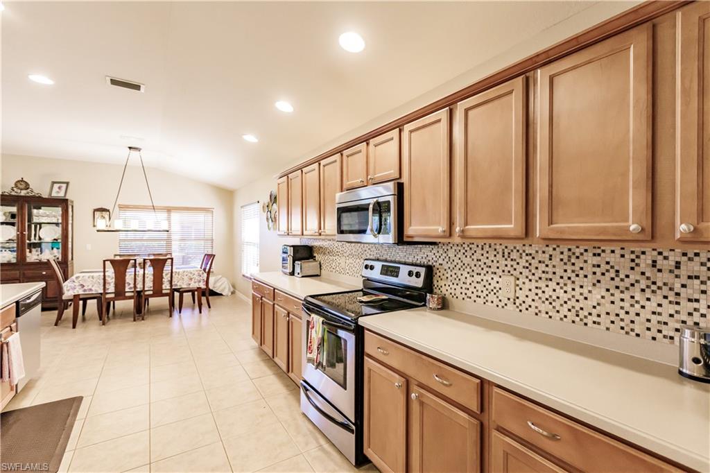 CALUSA PALMS - Residential