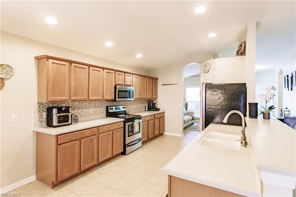 CALUSA PALMS - Residential