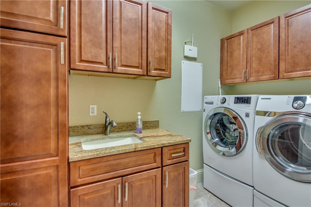 YACHT CLUB - Residential