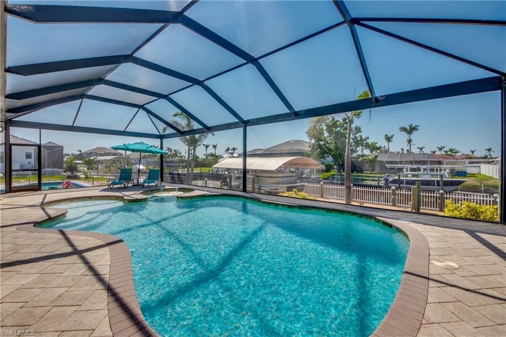 YACHT CLUB - Residential