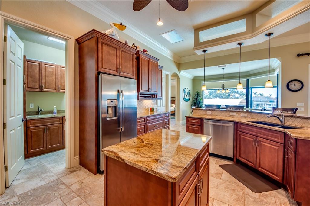 YACHT CLUB - Residential