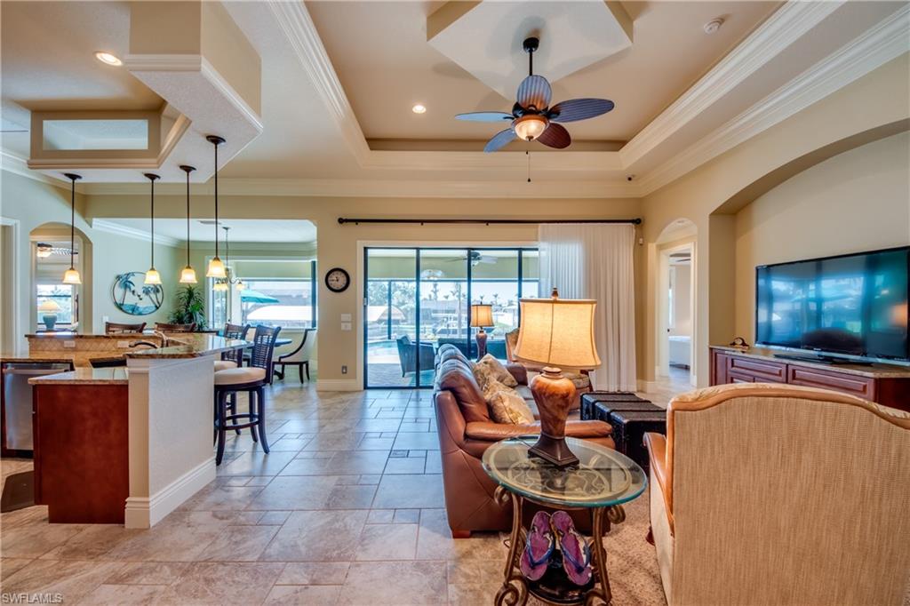 YACHT CLUB - Residential