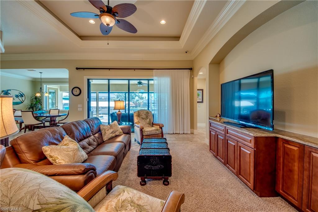 YACHT CLUB - Residential