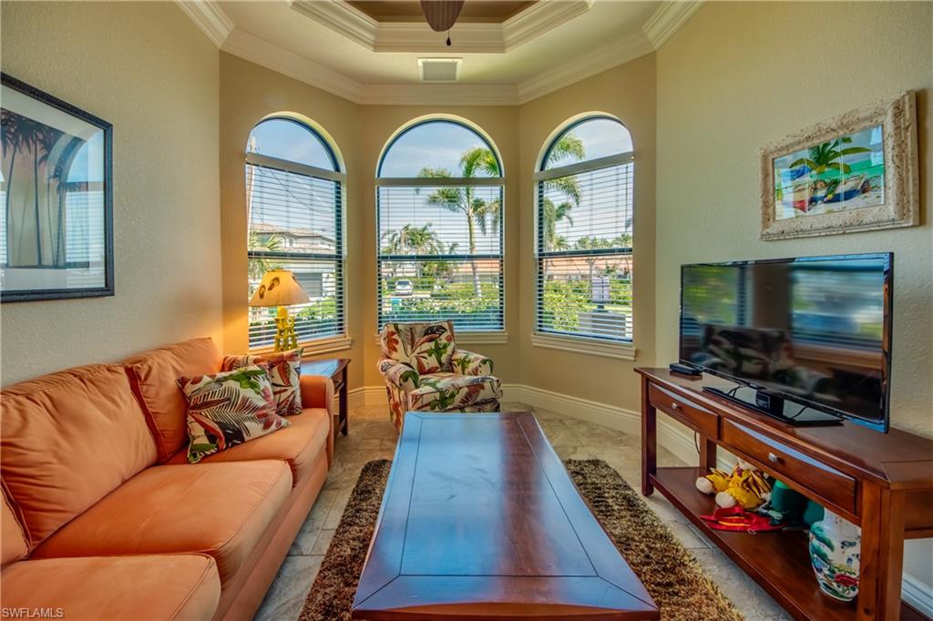 YACHT CLUB - Residential