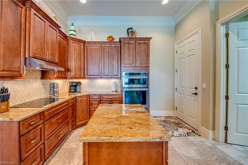 YACHT CLUB - Residential