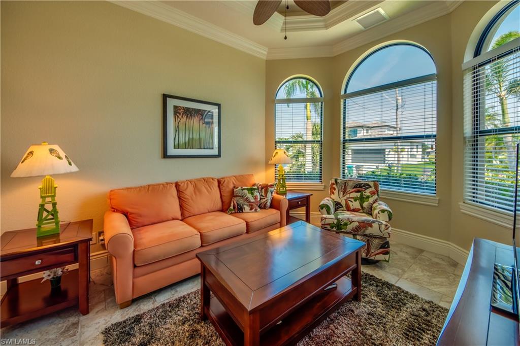 YACHT CLUB - Residential