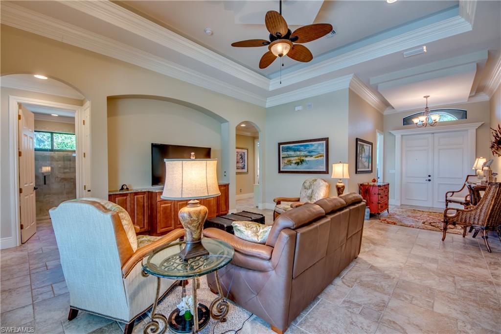 YACHT CLUB - Residential