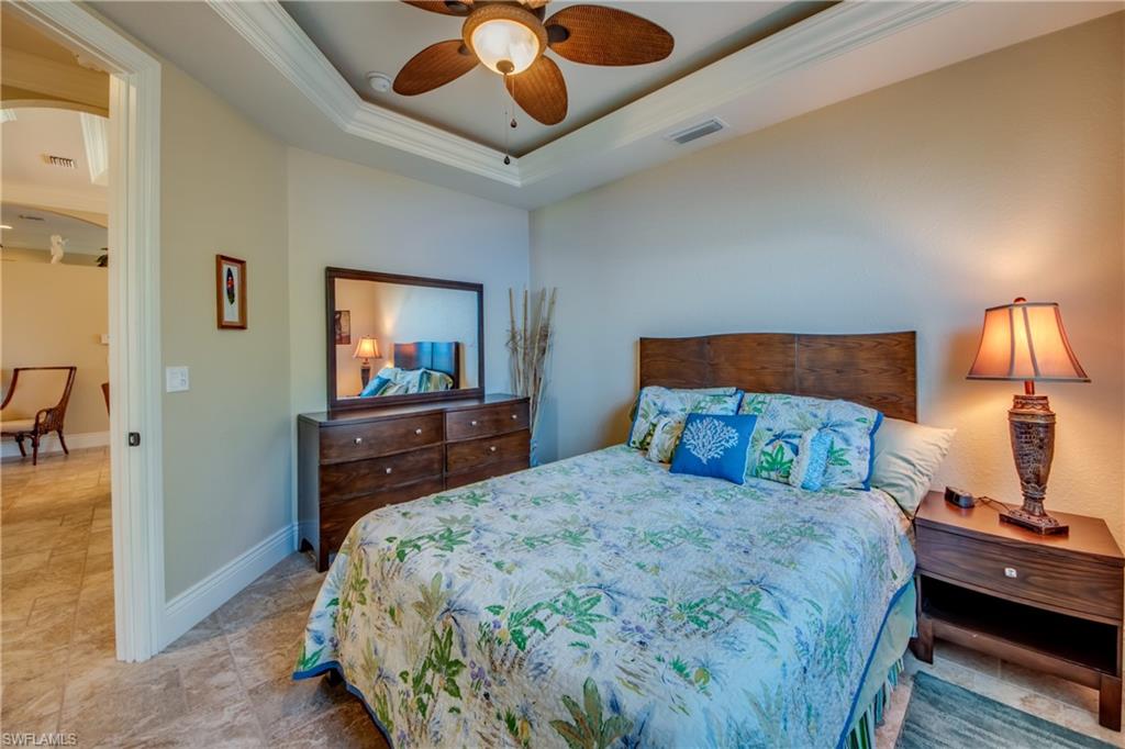 YACHT CLUB - Residential