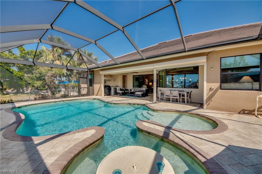 YACHT CLUB - Residential