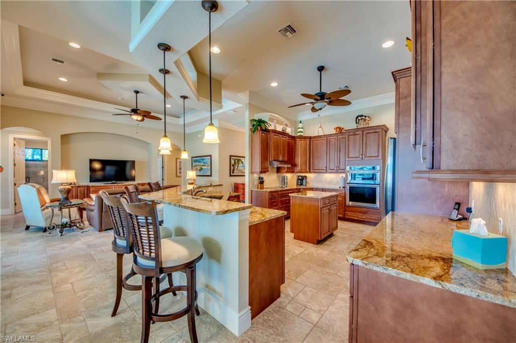 YACHT CLUB - Residential