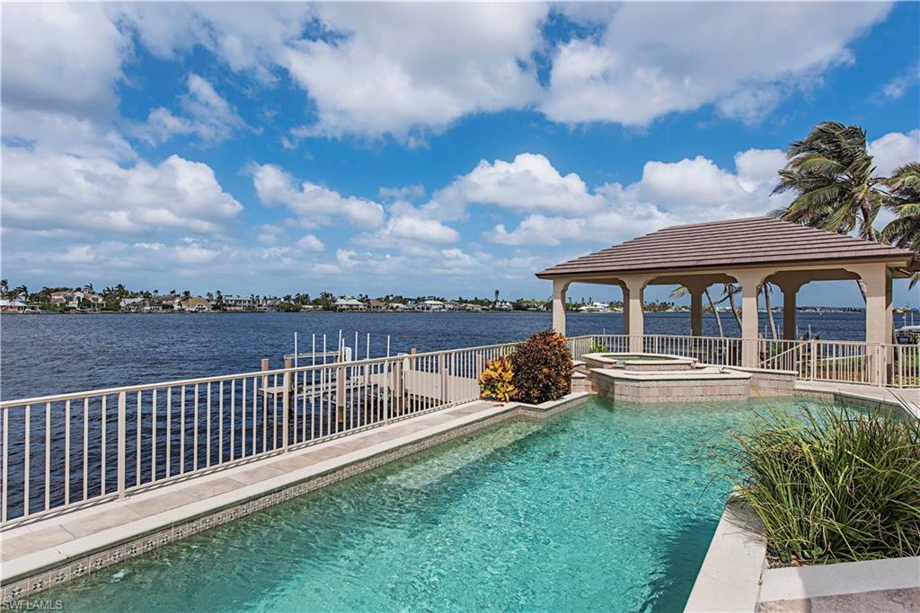 ROYAL HARBOR - Residential