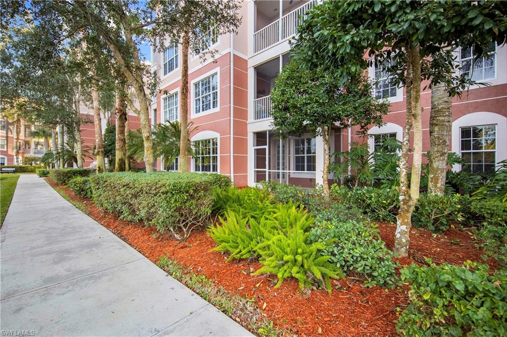 Royal Pointe - Residential