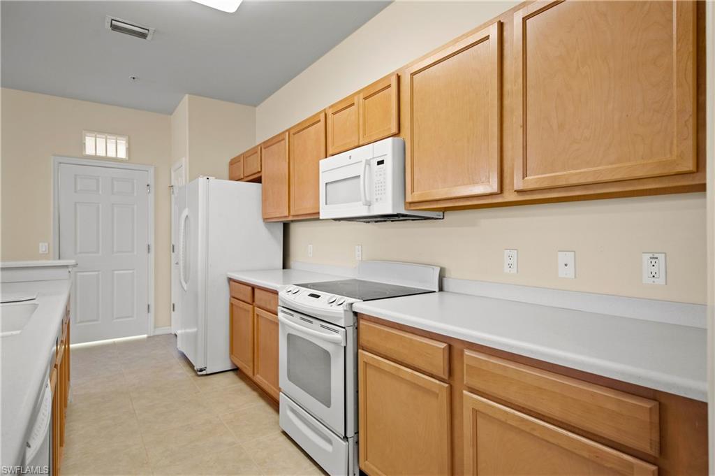 Royal Pointe - Residential