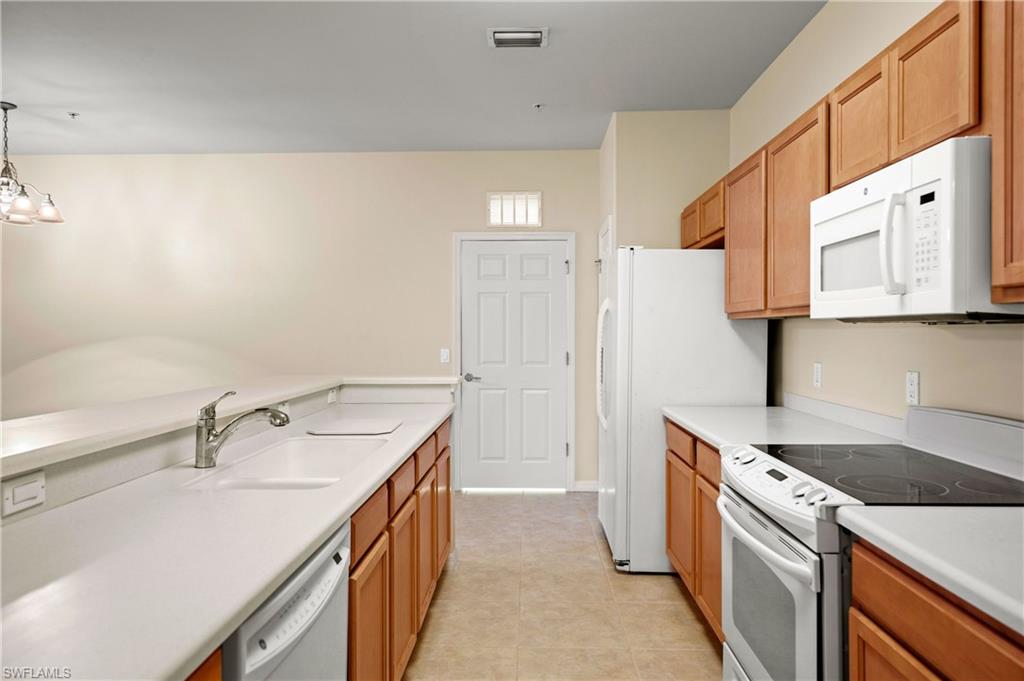 Royal Pointe - Residential