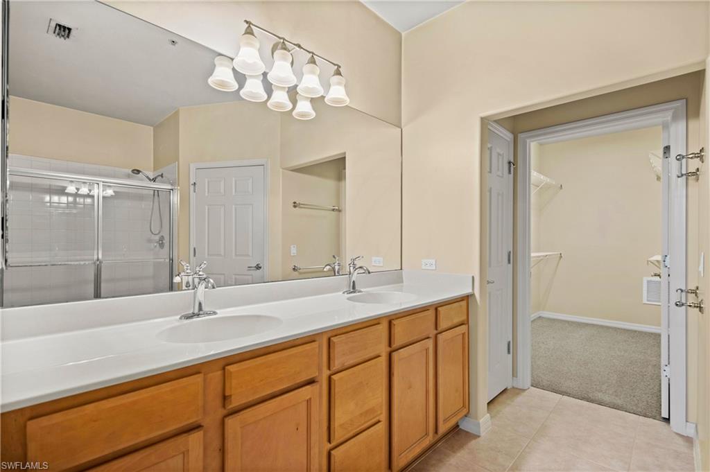 Royal Pointe - Residential