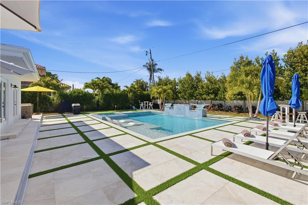 NAPLES PARK - Residential