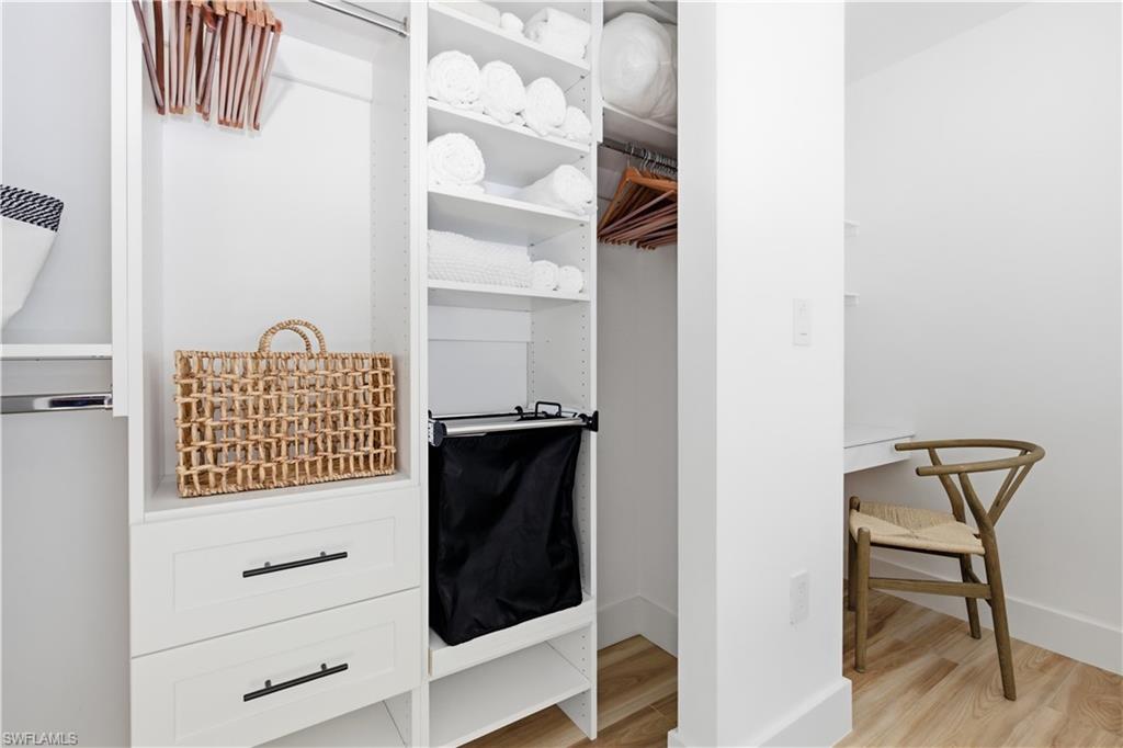 NAPLES PARK - Residential