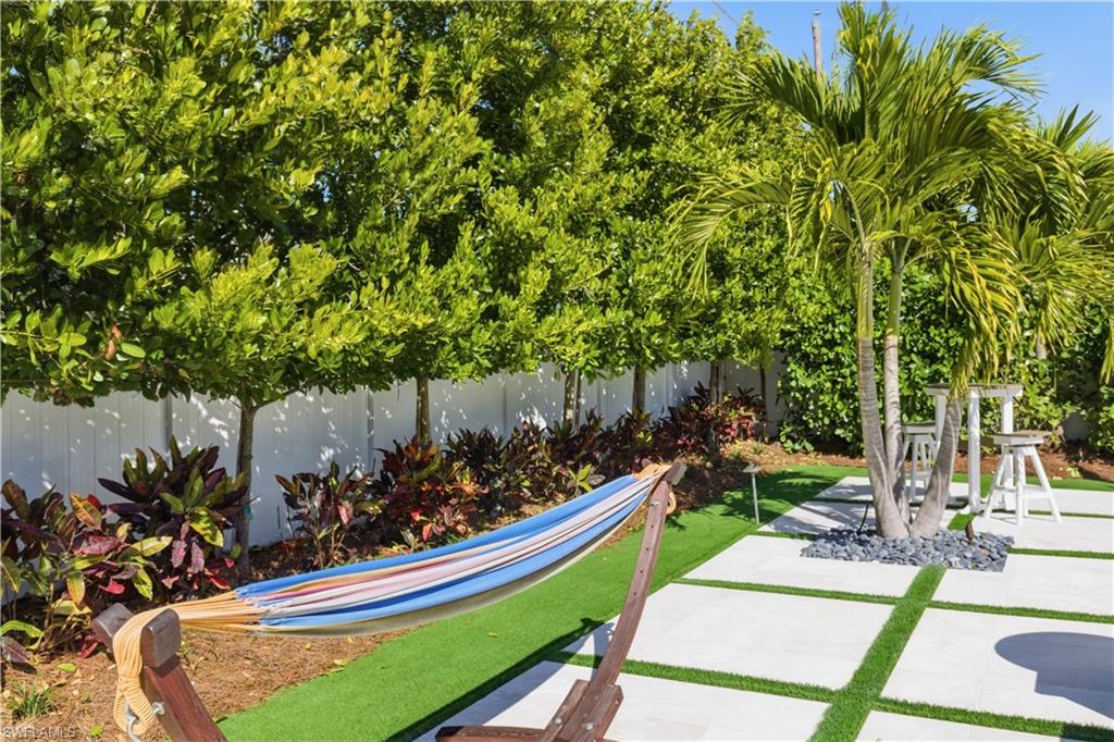 NAPLES PARK - Residential