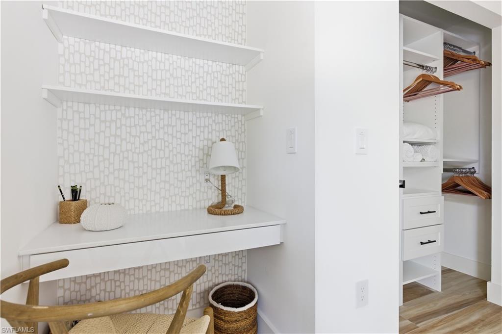 NAPLES PARK - Residential