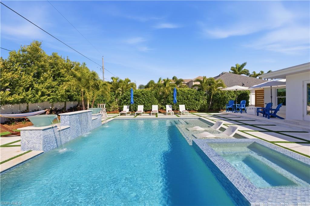 NAPLES PARK - Residential