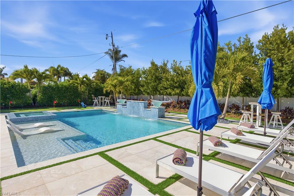 NAPLES PARK - Residential