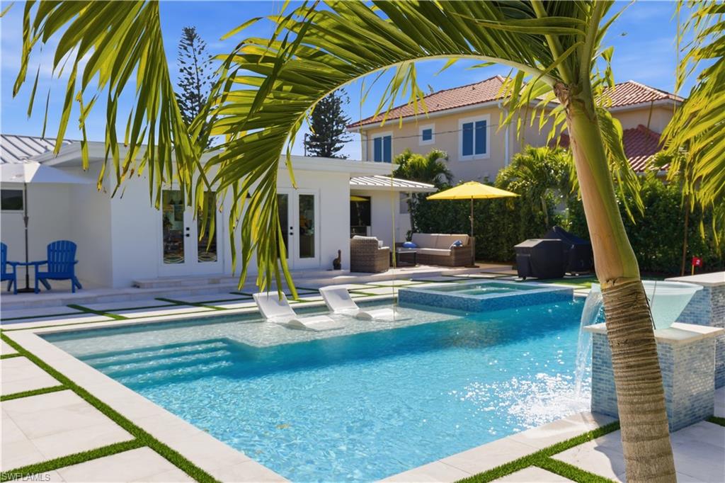 NAPLES PARK - Residential