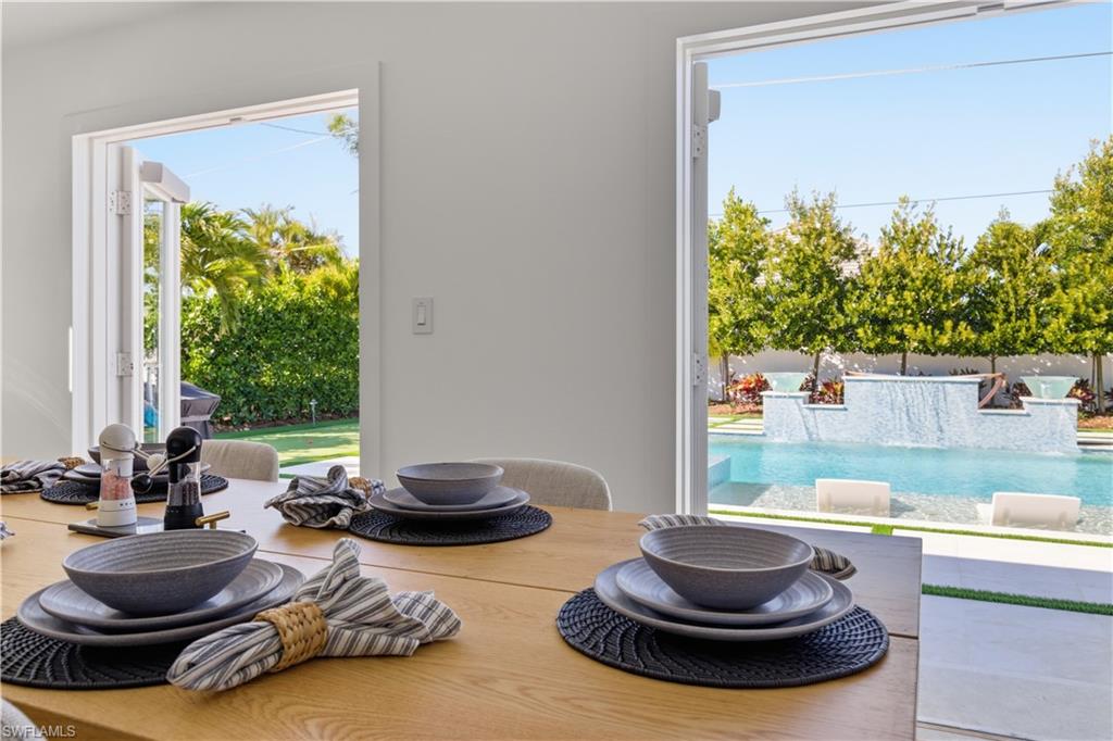 NAPLES PARK - Residential