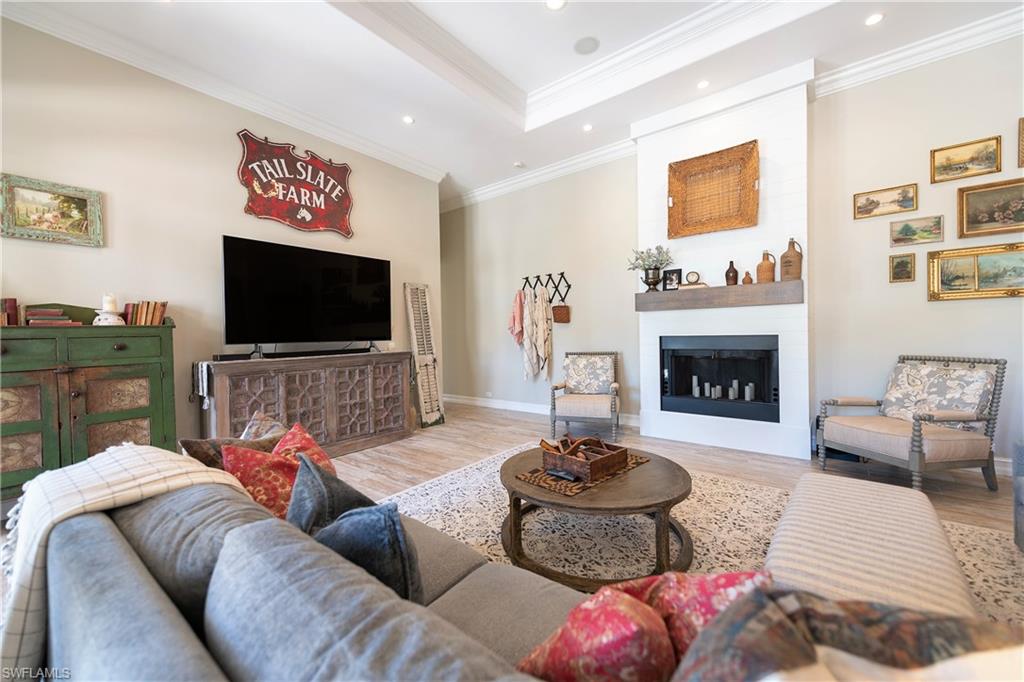 LIVINGSTON WOODS - Residential