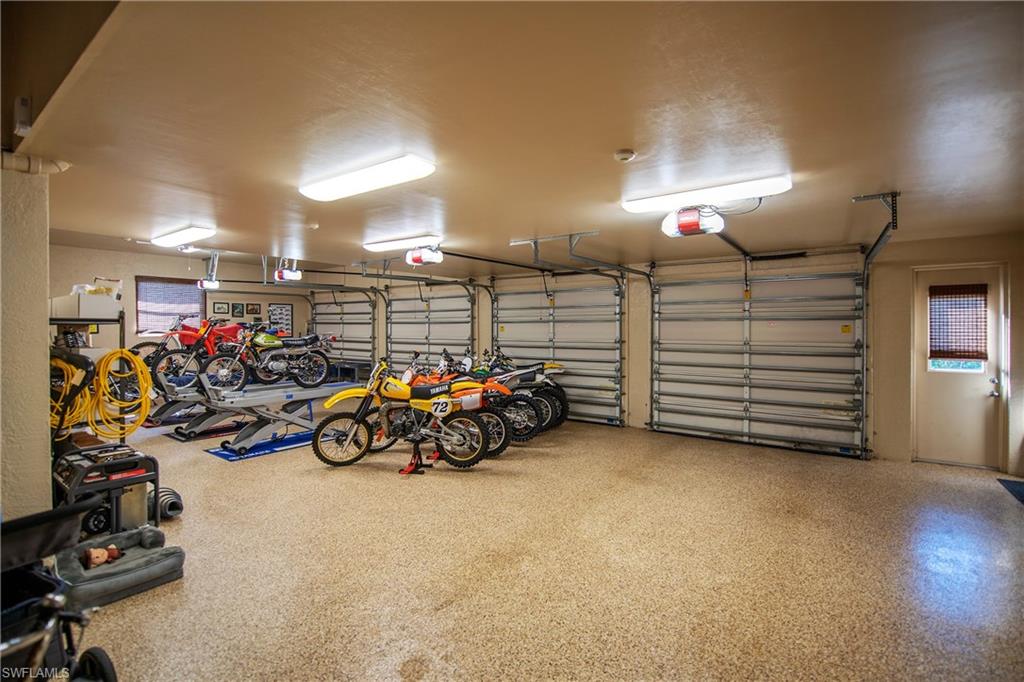 LIVINGSTON WOODS - Residential