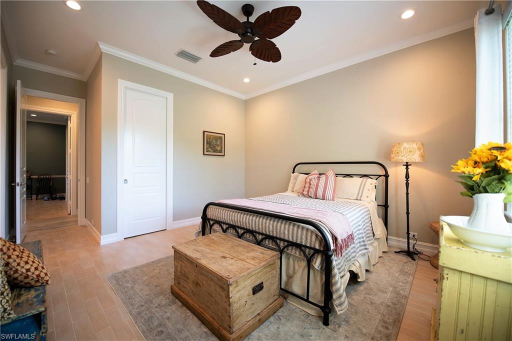 LIVINGSTON WOODS - Residential