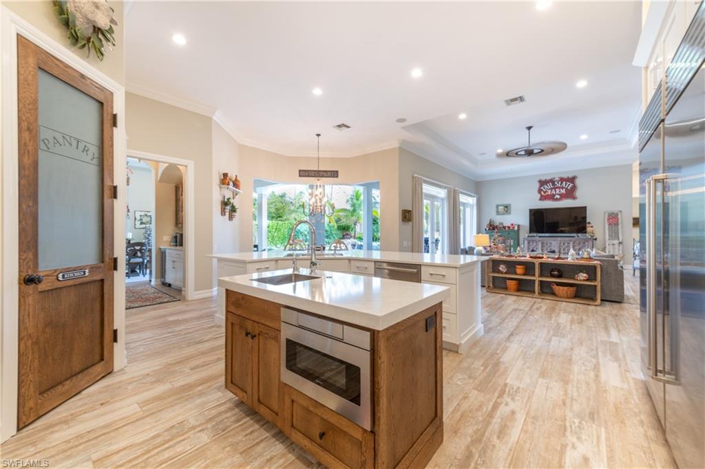 LIVINGSTON WOODS - Residential