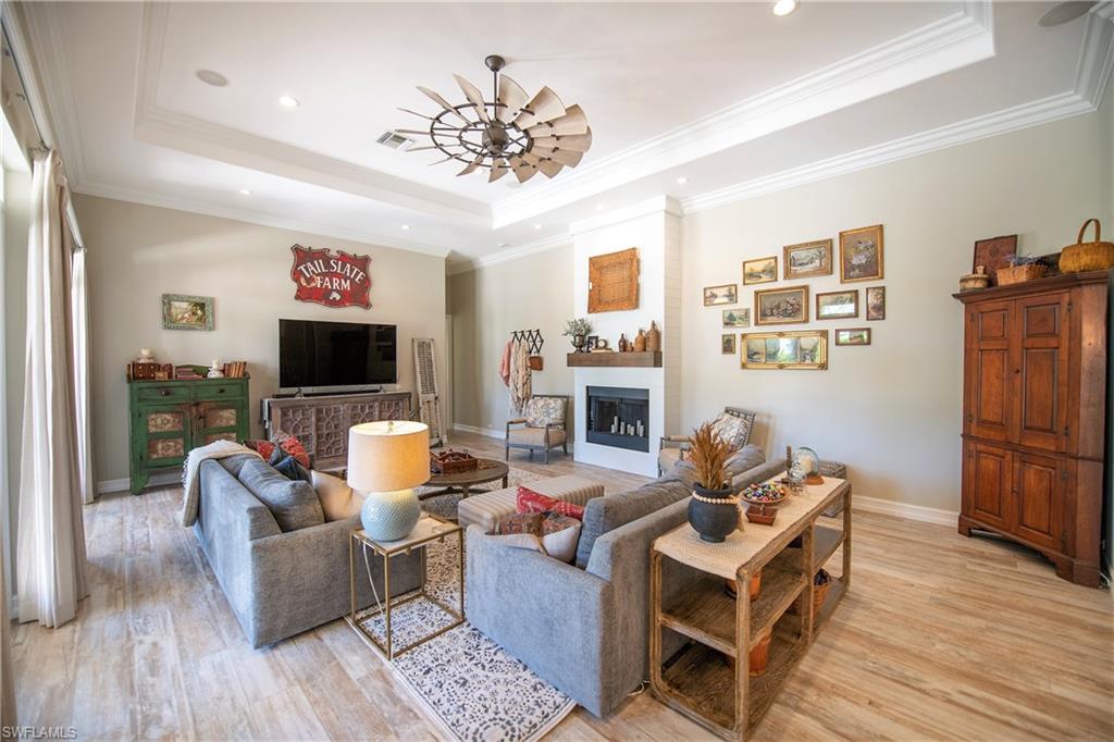 LIVINGSTON WOODS - Residential