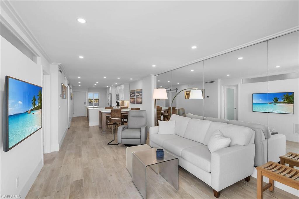 RIVERSIDE CLUB - Residential